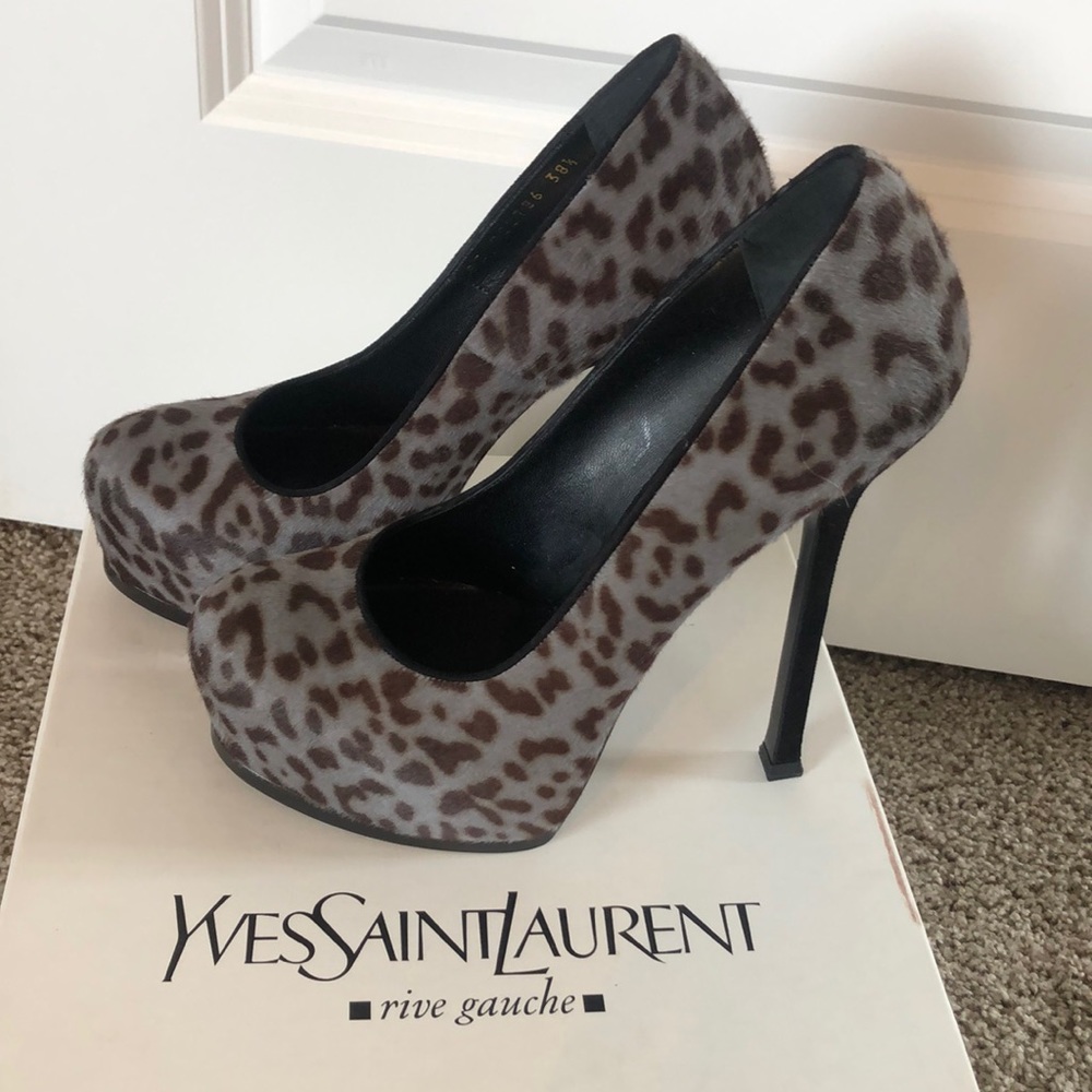 Beautiful YSL heels *Brand New*